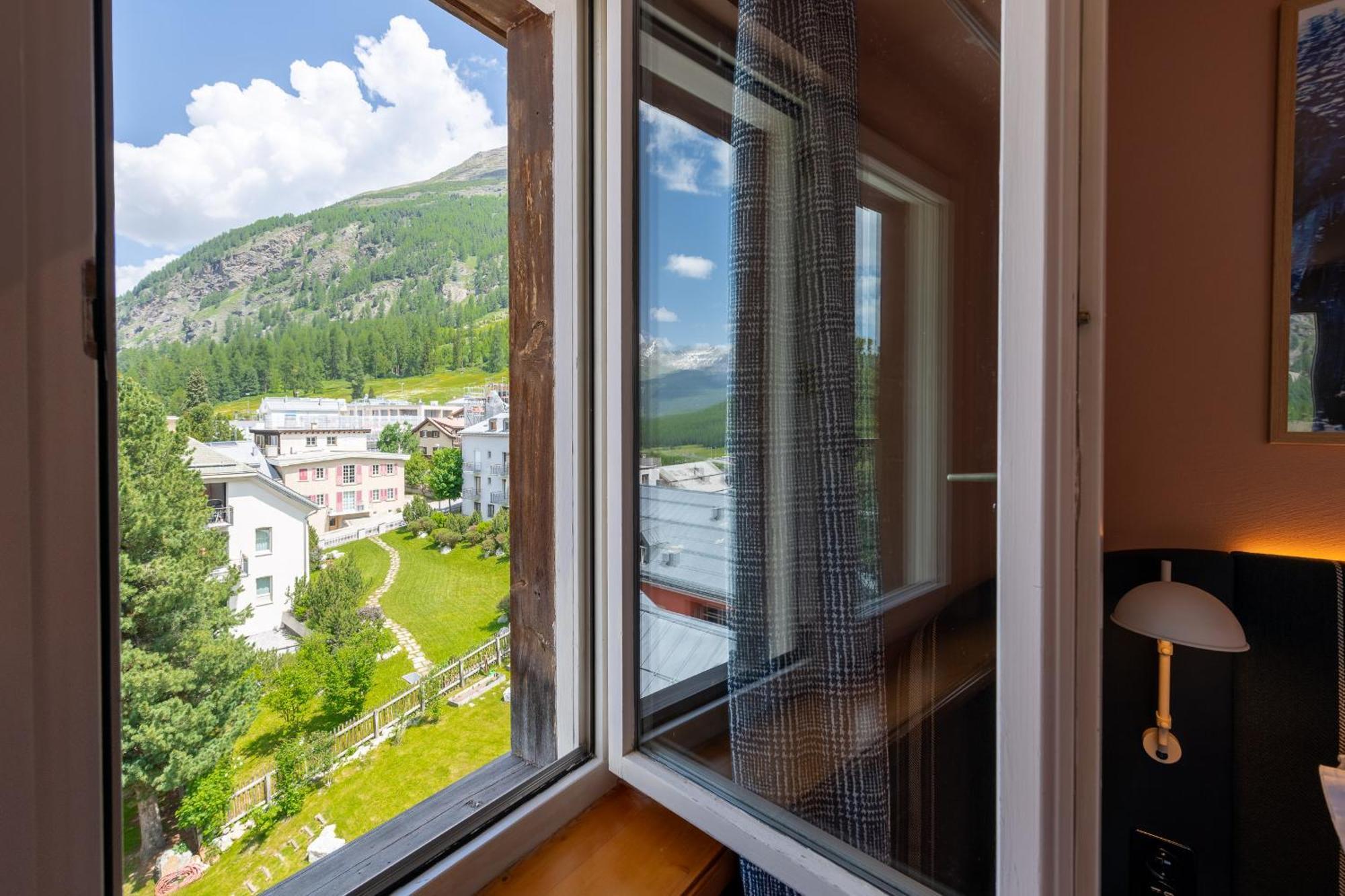 Engadinerhof Hotel 2*